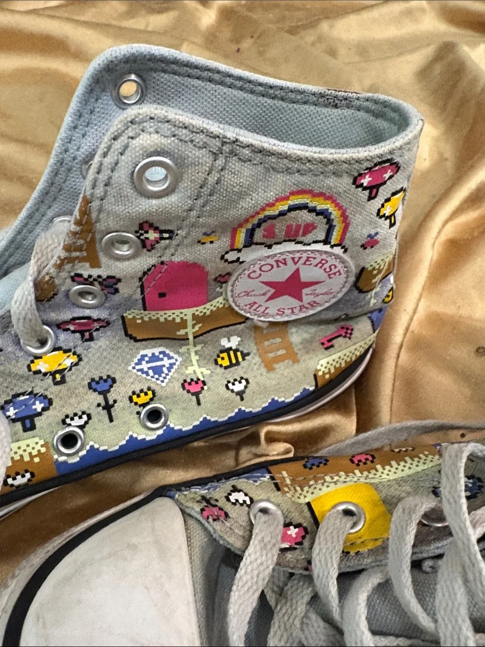 Converse Kids High-Top Sneakers in Light Gray with Multicolor Patch Details